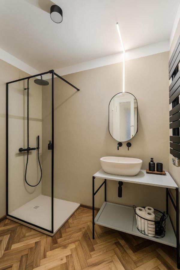 Casa Unica Milano - Elegant Apartment With Balcony - Centrale 1 Milão Exterior foto