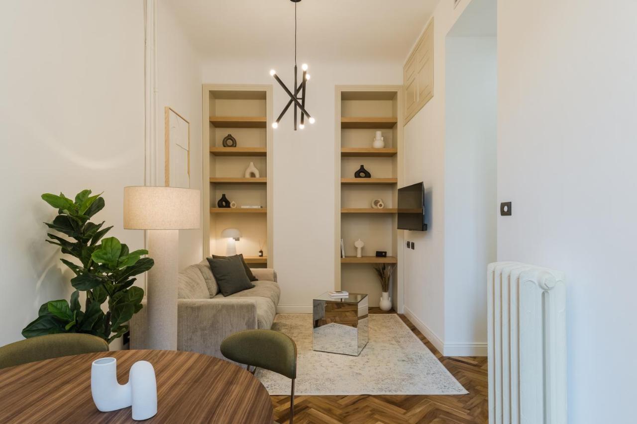 Casa Unica Milano - Elegant Apartment With Balcony - Centrale 1 Milão Exterior foto